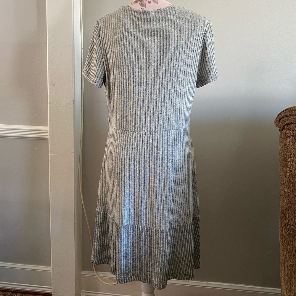 NWT Gap Short Sleeve Gray Dress - Picture 5 of 11